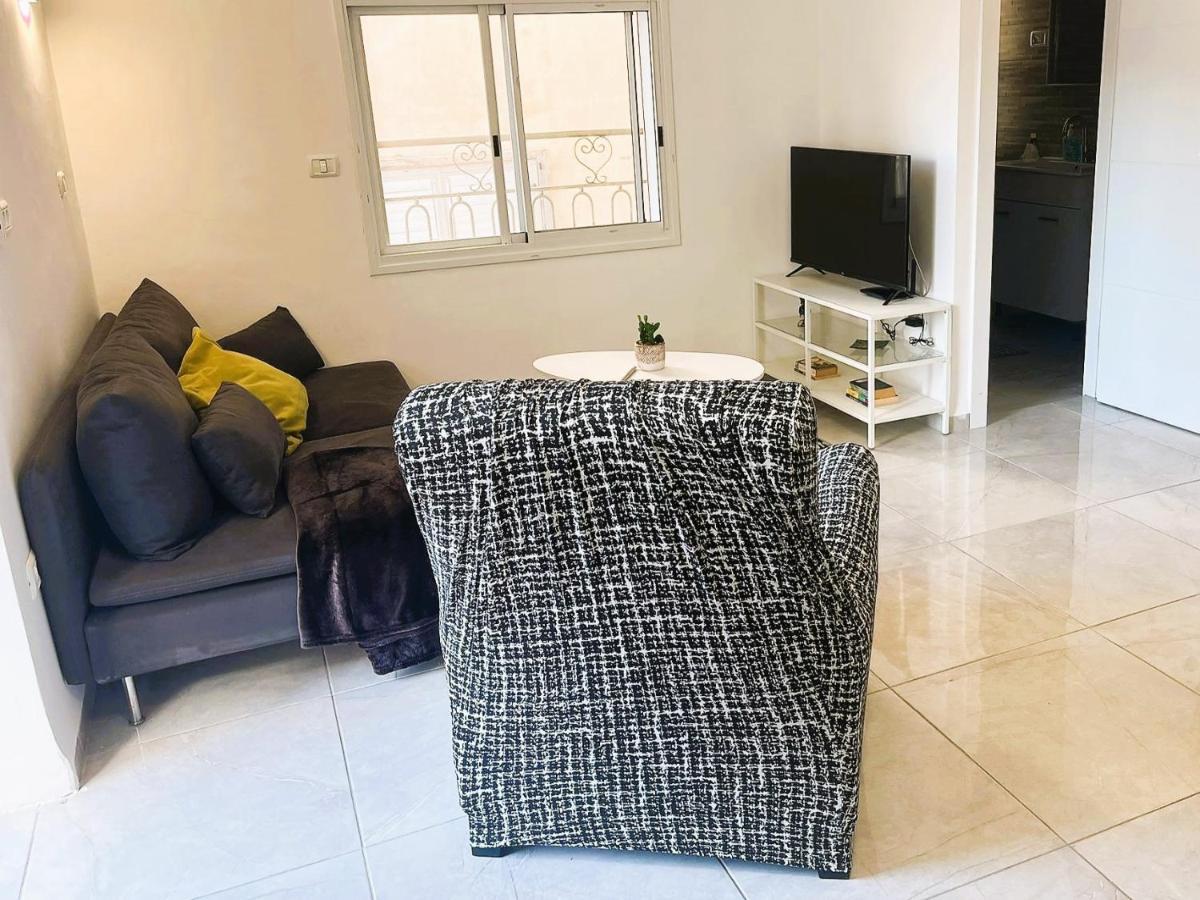 A Cozy 2Bdrm Home In Wadi-Nisnas Haifa Exterior photo